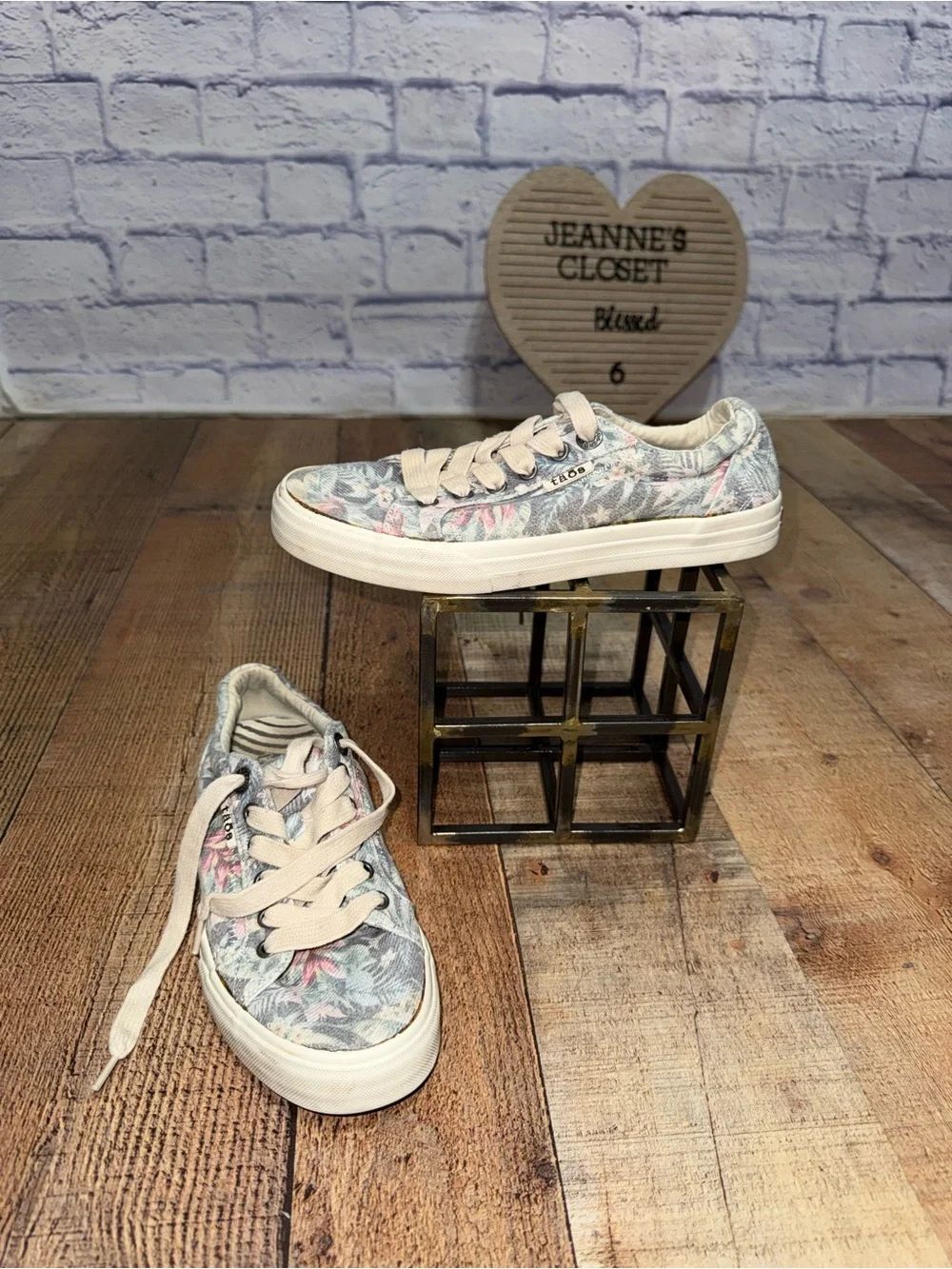 Taos Women's Plim Soul Sneaker Size 7